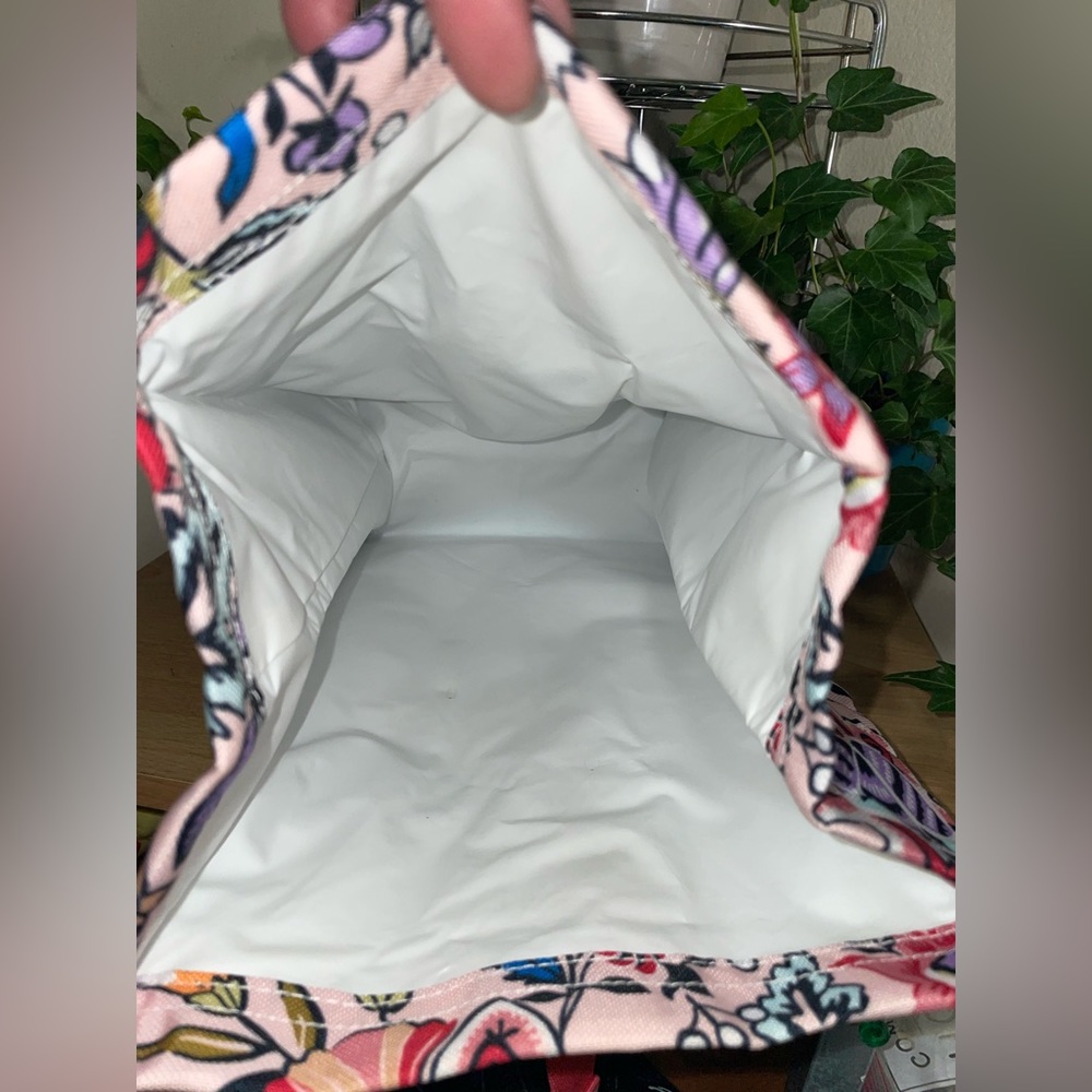 Vera Bradley Set of Bags. - Picture 6 of 15